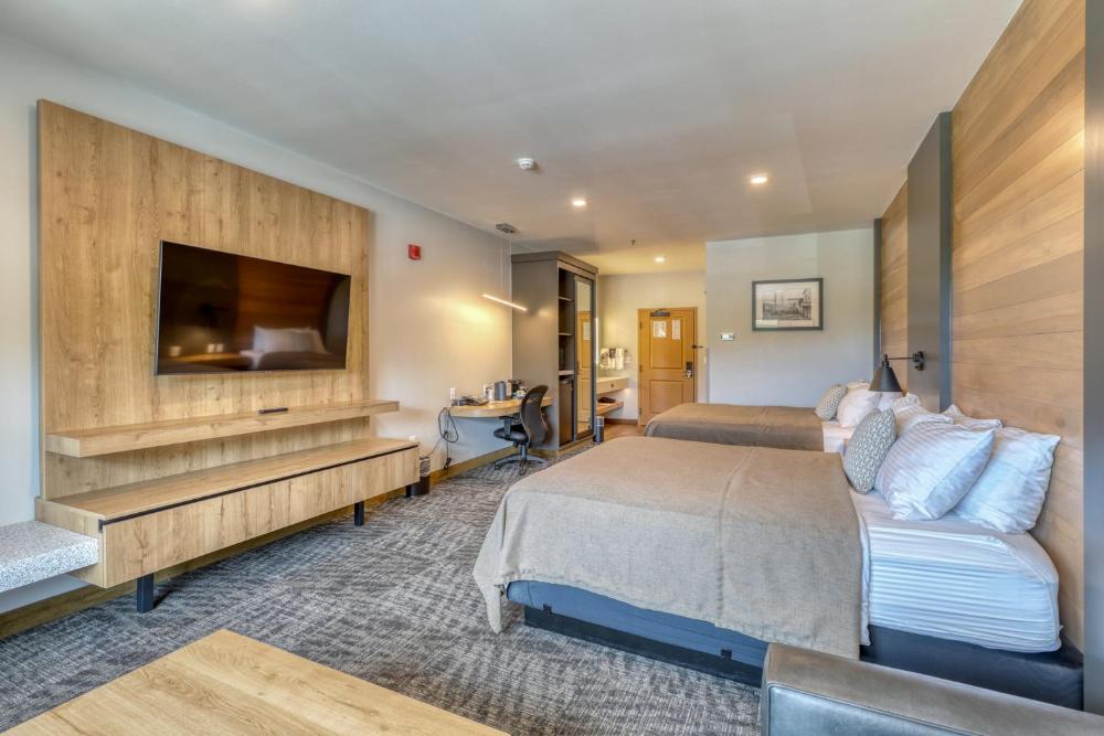 Deluxe Double Room interior